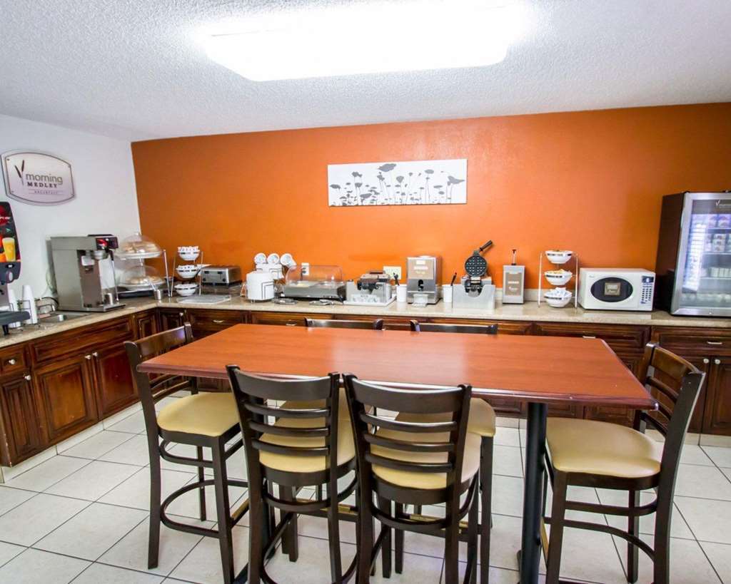 Sleep Inn Sarasota North Restaurant photo